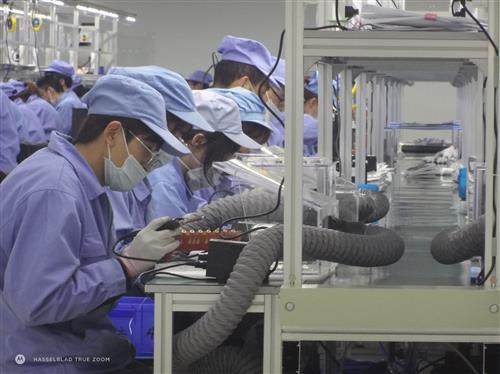 鱼跃医疗集团是当前国内疫情物资生产主力军,仅额温枪一项体温产品,政府要求日产达2